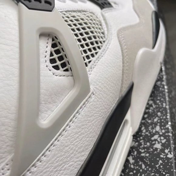 Jordan 4 Military black - Picture 7 of 7